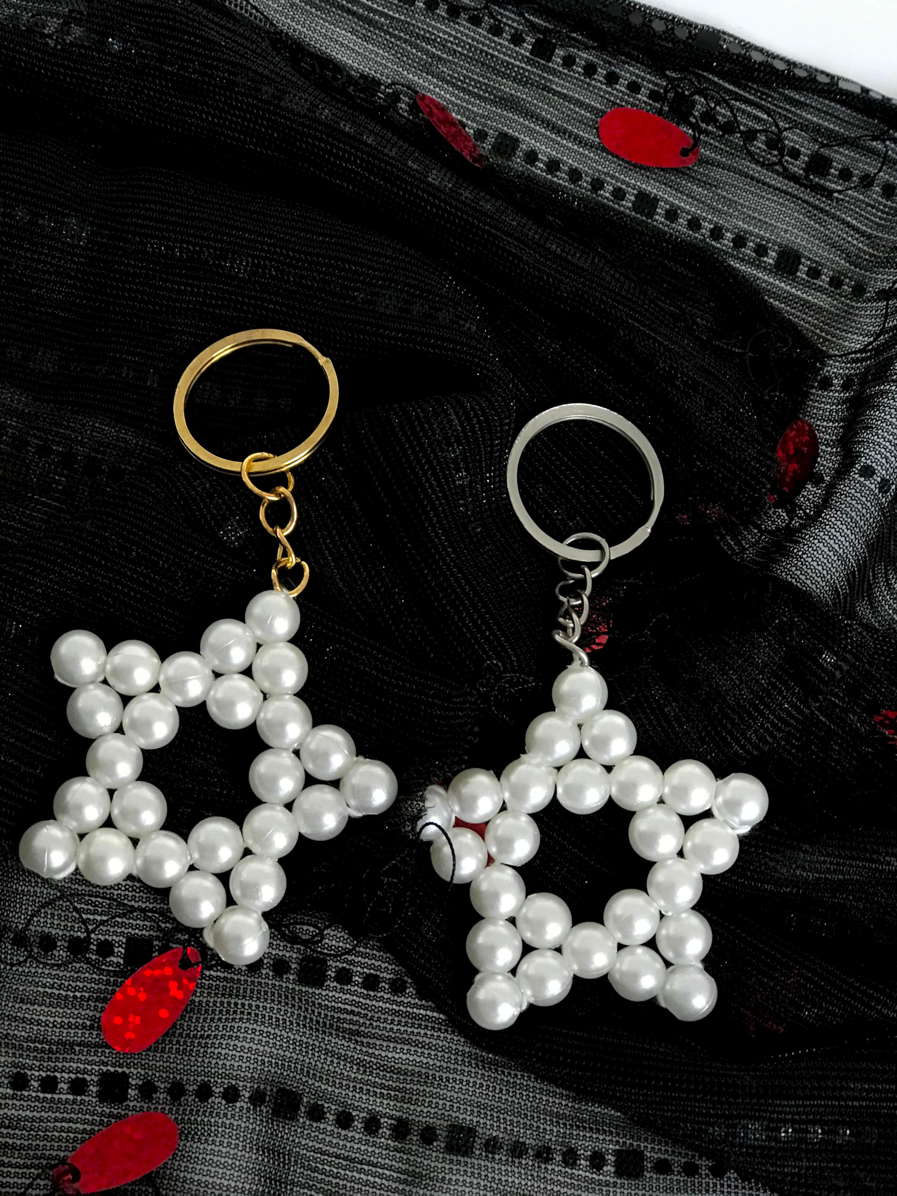 İncili Anahtarlık Krem