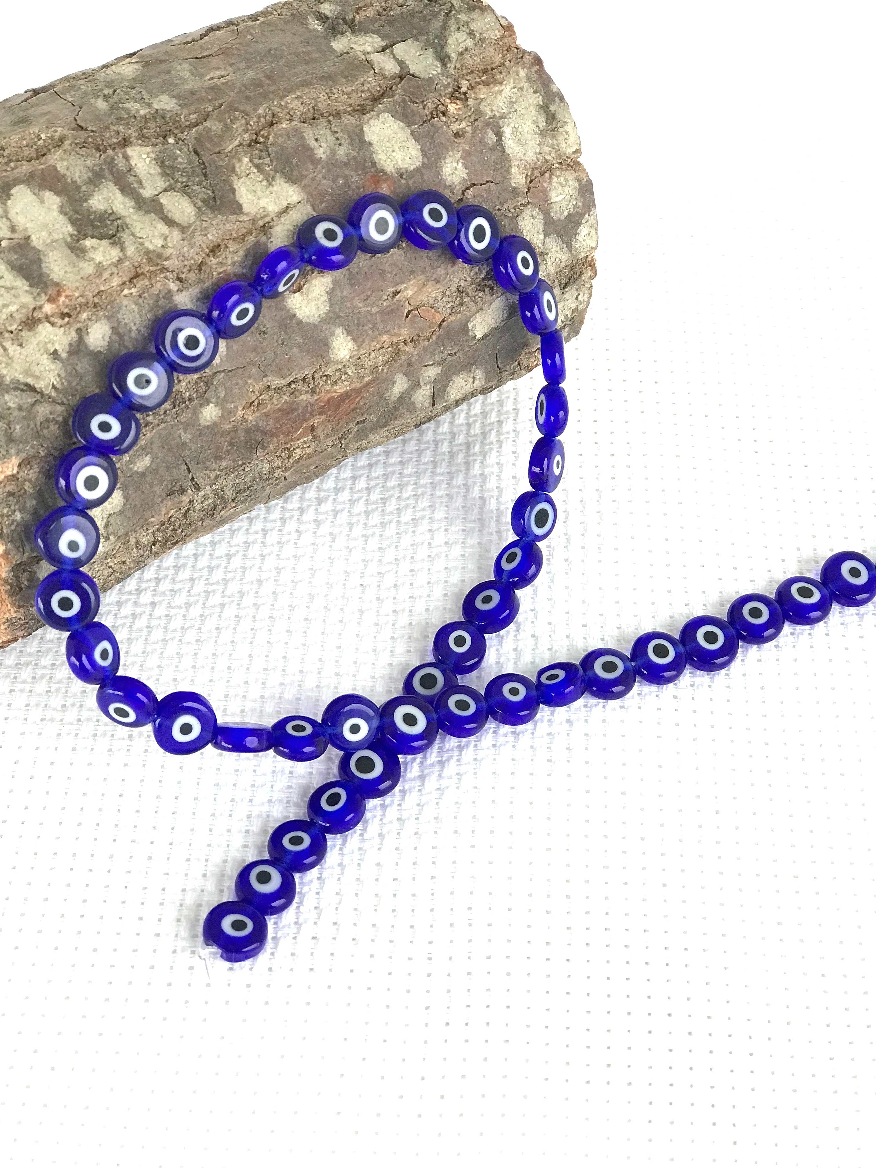 LACİVERT BEYAZ GÖZLÜ