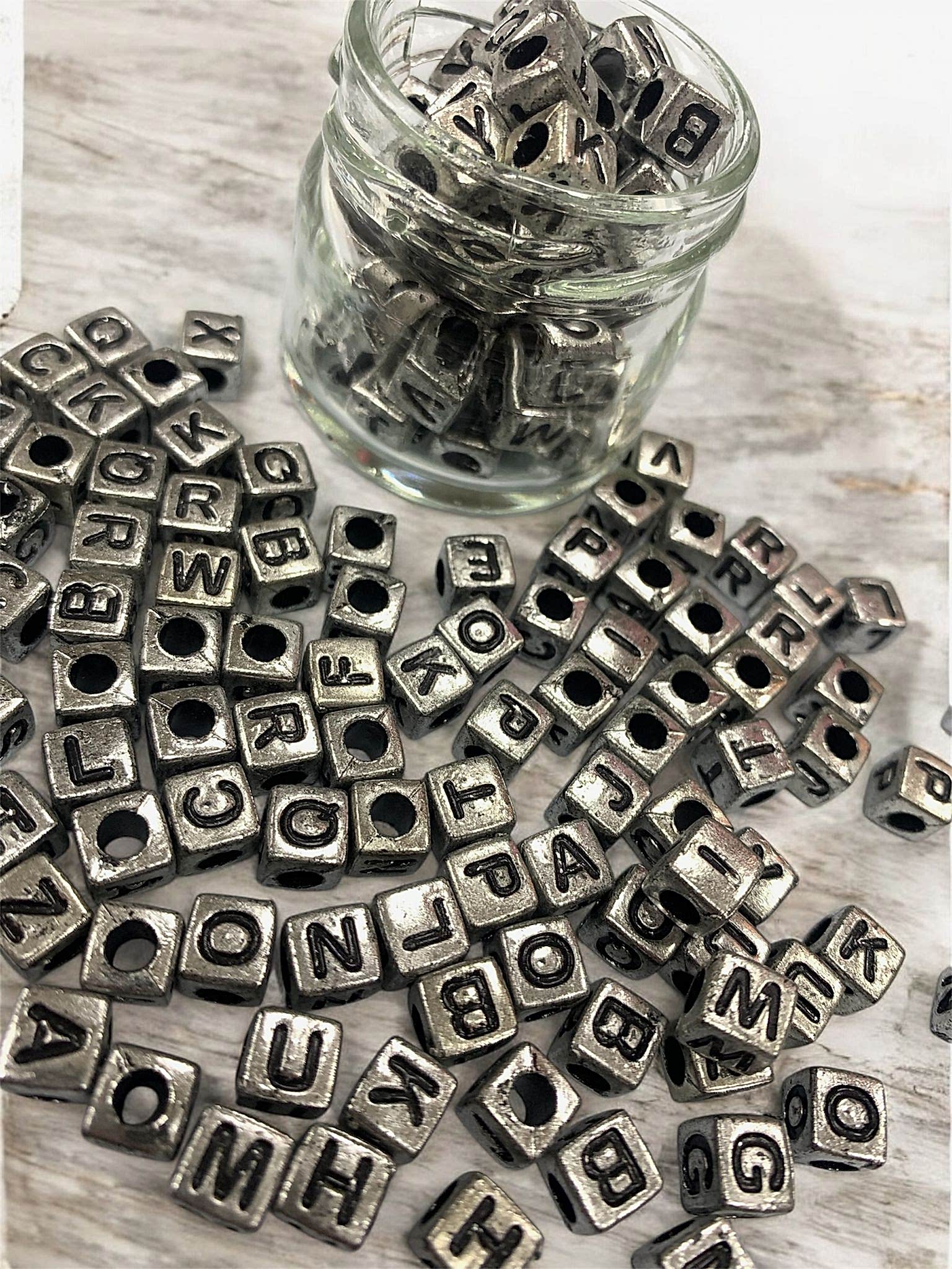 GÜMÜŞ KARE DELİKLİ HARF